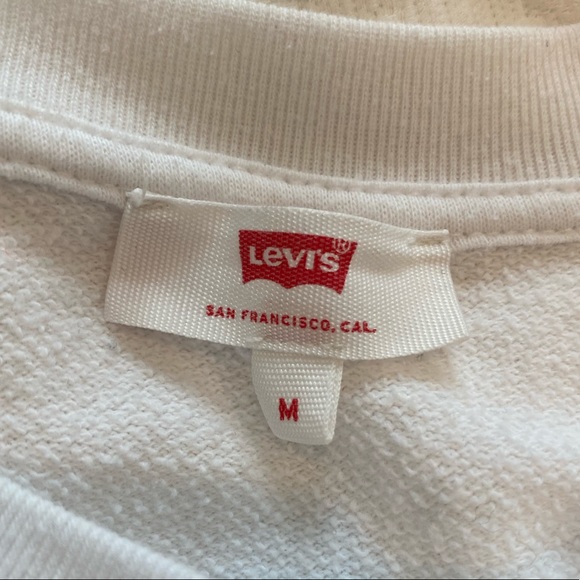 Cropped Levi’s Sweatshirt: Size Medium - Picture 3 of 3